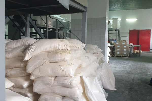 Действующий завод по производству безалкогольных напитков, минеральной воды и кукурузных палочек